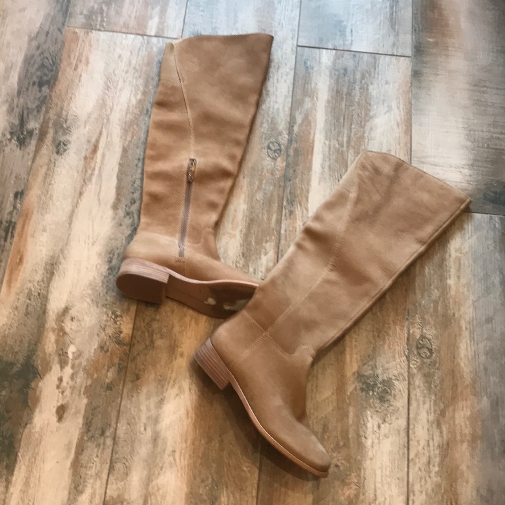 Like new. Lucky Brand knee-high boots. Havasso.